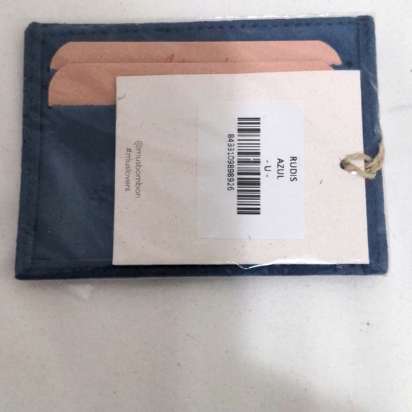 Slim Cardholder - Picture 2 of 3